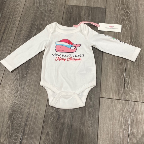 Vineyard Vines Other - NWT! Vineyard Vines Baby Santa Hat Whale Body‎ Suit